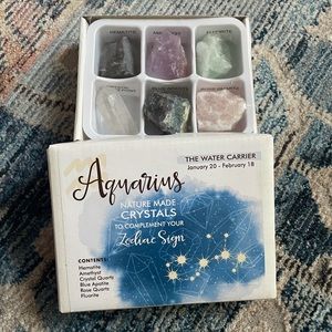 CRYSTAL SET TO COMPLIMENT AQUARIUS SEASON